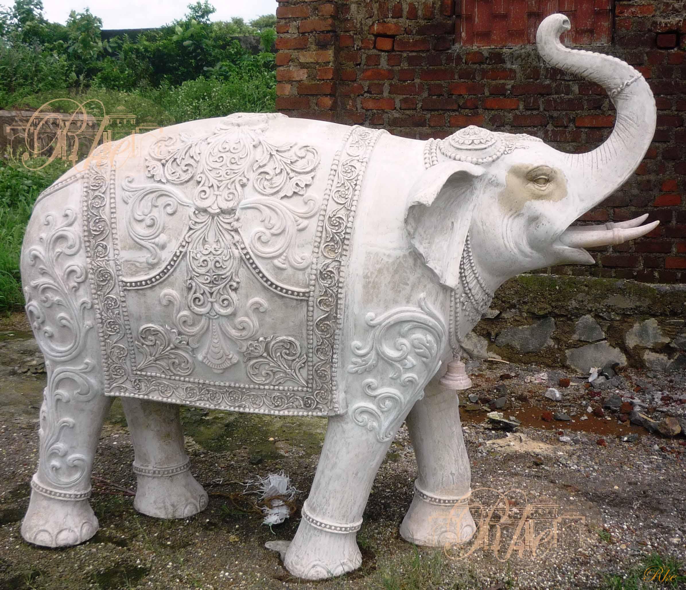 wedding statue for stage and mandap most require thing is elephant for decorations